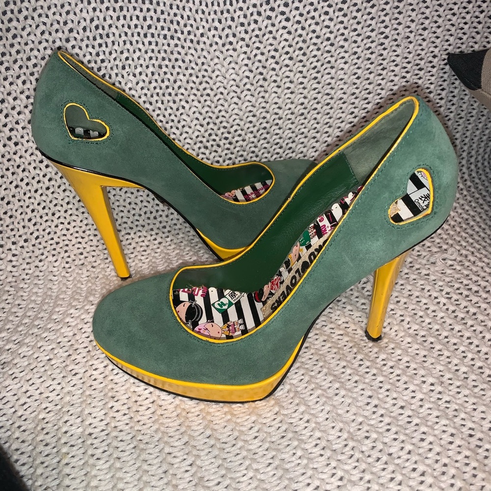 Harajuku Lovers by Gwen Stefani green suede and yellow patent platform heels 7